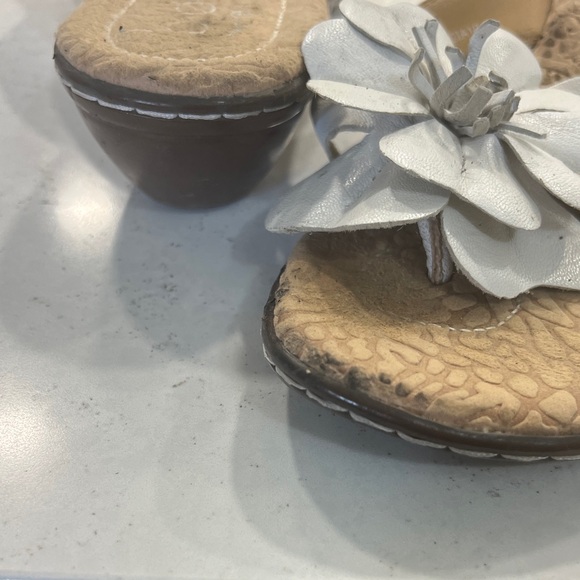 b.o.c. White and Tan Floral Sandals - Picture 5 of 9